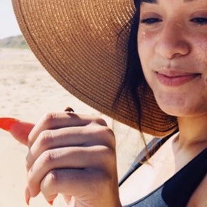 Meet your Posher, Aimee